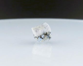 Carletonit, Poudrette Steinbruch, MSH, Mont St. Hiliare, Kanada. Symmetrie Mineralien