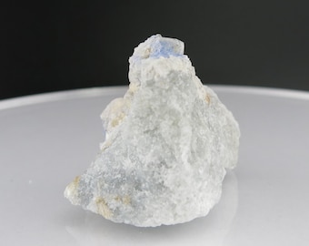 Carletonit, Poudrette Steinbruch, MSH, Mont St. Hiliare, Kanada. Symmetrie Mineralien