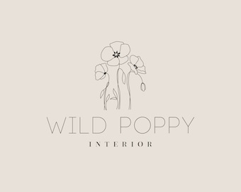 Może przedstawiać: Minimalistyczne logo z rysunkiem linii maków. Czarny kontur kwiatów i łodyg jest umieszczony na neutralnym beżowym tle. Słowa "WILD POPPY INTERIOR" są wyświetlane cienką, bezszeryfową czcionką.