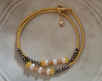 Bracelet with brass, mother-of-pearl and semi-precious beads for women in boho chic, sparkling, fine, minimalist and jewelry style