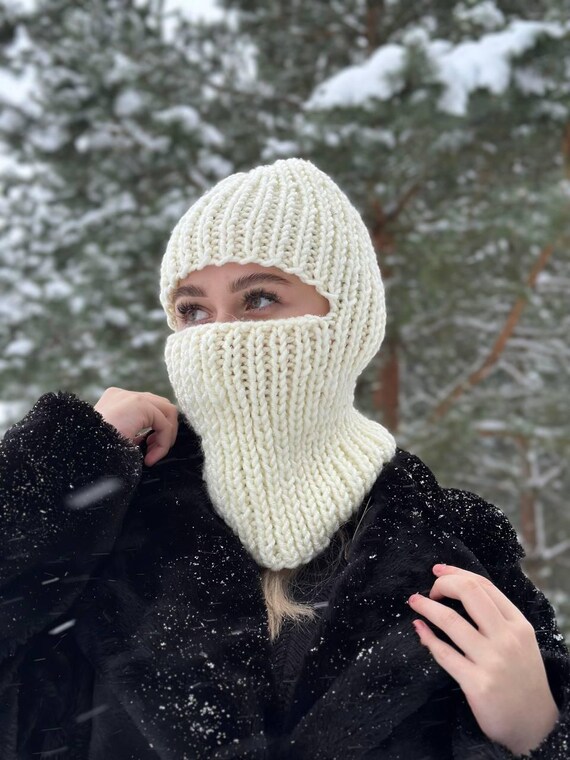 Hand-knitted Cream Balaclava – Cozy and Stylish Winter Accessory
