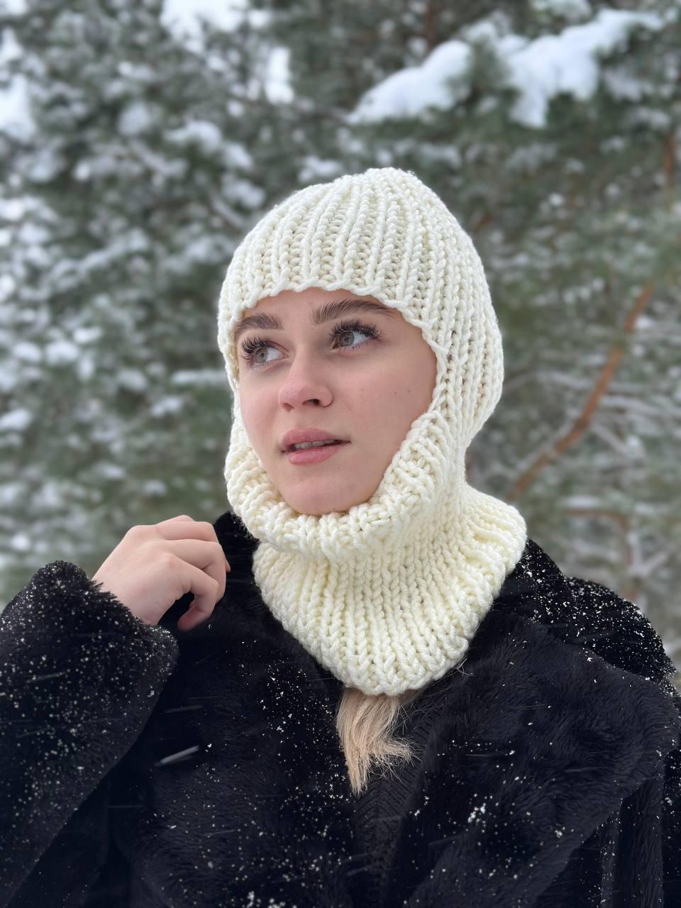 Hand-knitted Cream Balaclava – Cozy and Stylish Winter Accessory