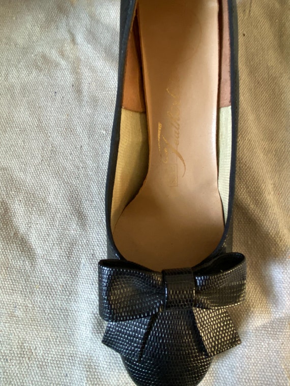 Vintage 60's Black Embossed Bow Heels - image 6