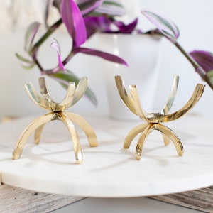 Modern 100% Brass Claw Display Stand | Gold Crystal Sphere Specimen Stand | Handcrafted Minimal Metal Sphere Stand | Crystal Lover Gift