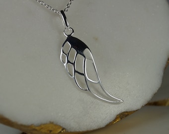 Halsband i sterlingsilver med ängelvinge, hänge med öppen vinge