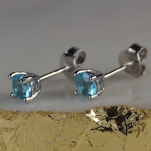 Sterling Silver Blue Crystal Earrings, Aquamarine Earrings, Blue Earrings, March Birthstone, High Quality Blue Aquamarine Stud Ear Rings.