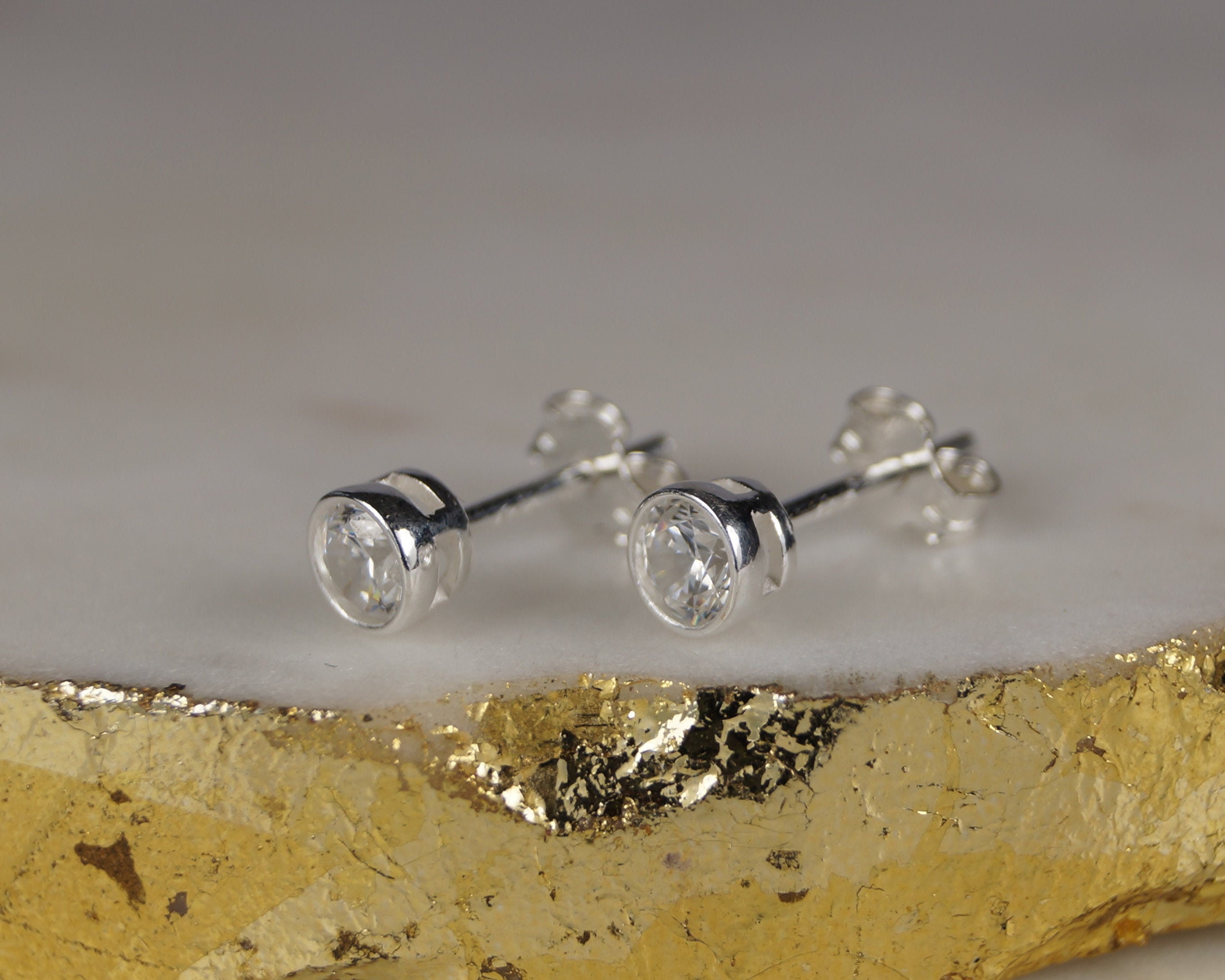 Aretes de plata. 4mm Sterling 925 plata zirconia cúbica Etsy