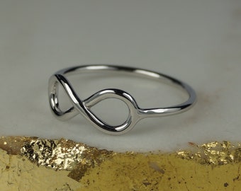 Elegant sterlingsilverring med oändlighet, vänskapssmycken
