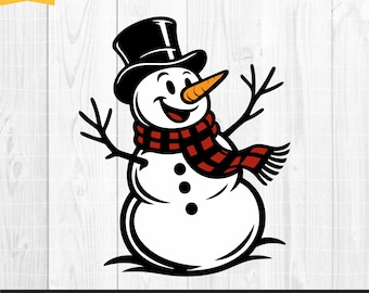 Könnte beinhalten: Eine Illustration eines lächelnden Schneemanns mit schwarzem Zylinder, Karottennase und rot-schwarz kariertem Schal. Der Schneemann hat drei schwarze Knöpfe und ausgestreckte Ast-Arme. Der Text "SVG, PNG, EPS, DXX premium cut files" ist enthalten.