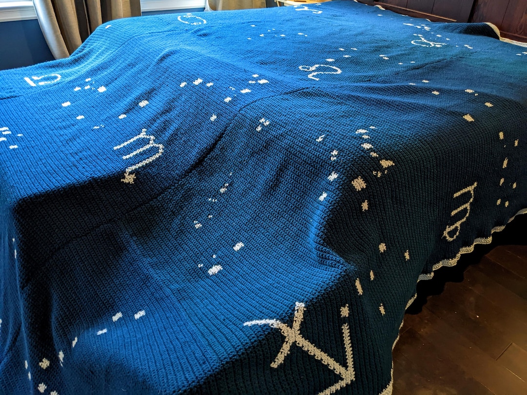 Constellation Pattern Print Hooded Blanket