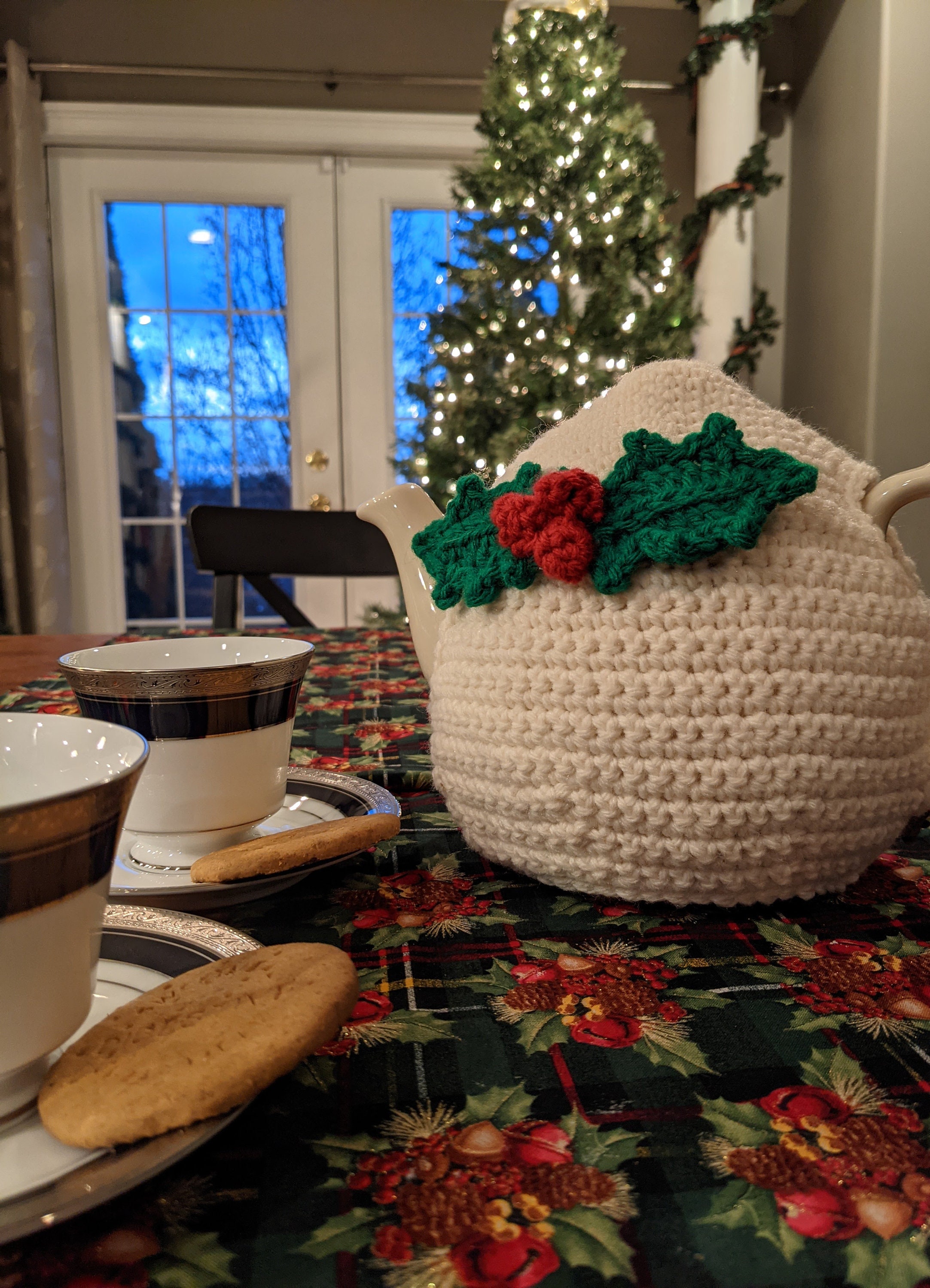 30 Tea Cozy Crochet Patterns for Teapots, Gifts, and Kitchen Decor 8 Holly Jolly Christmas Tea Cozy
