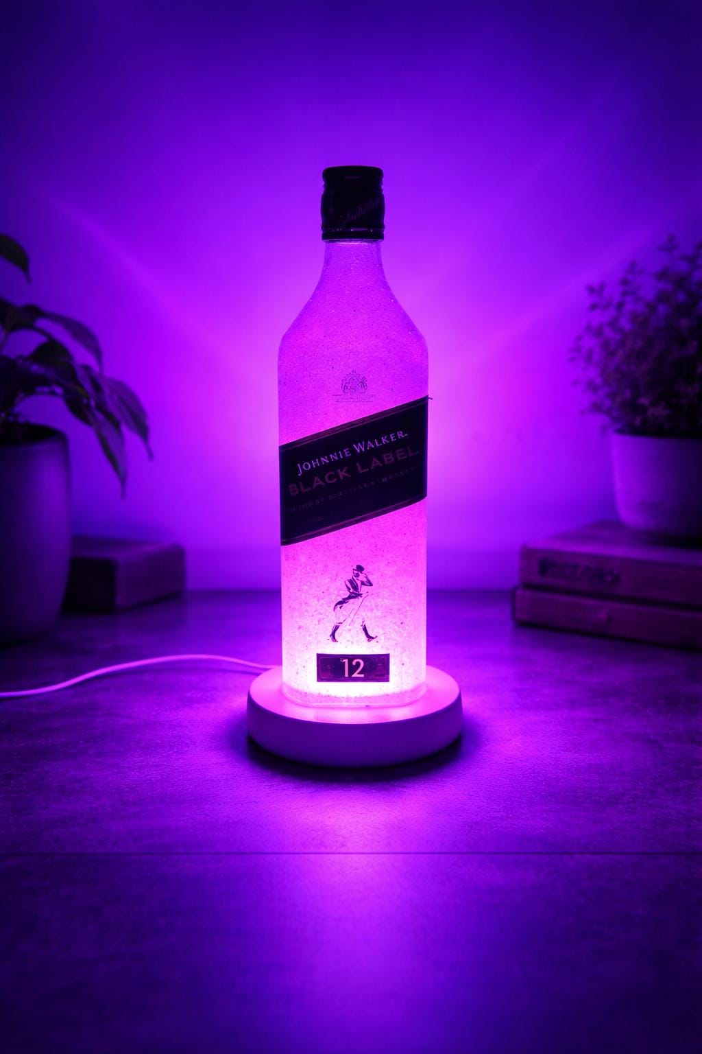 ヴィンテージ　Johnnie Walker ジョニーウォーカー ランプ　照明 Johnny Walker Black Label Bottle Lamp, Color Changing LED Bar