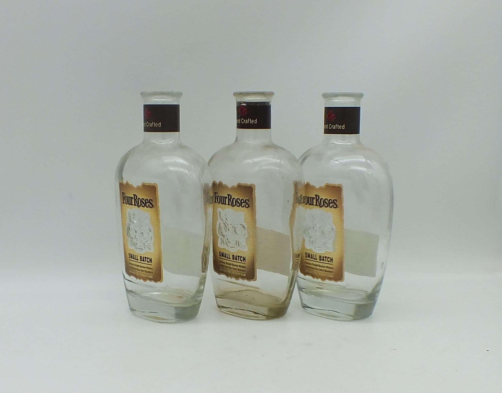 FOUR ROSES BLACK フォアローゼスブラック 旧旧ボトルプラキャップ FOUR ROSES BLACK フォアローゼスブラック 旧旧ボトルプラ