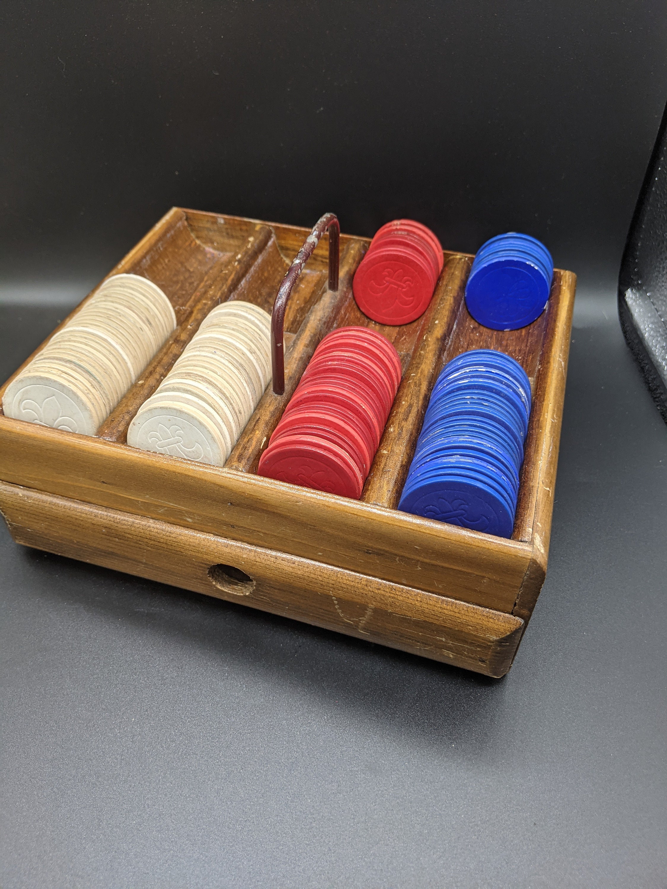 How To Make A Poker Chip Holder at Dennis Weston blog