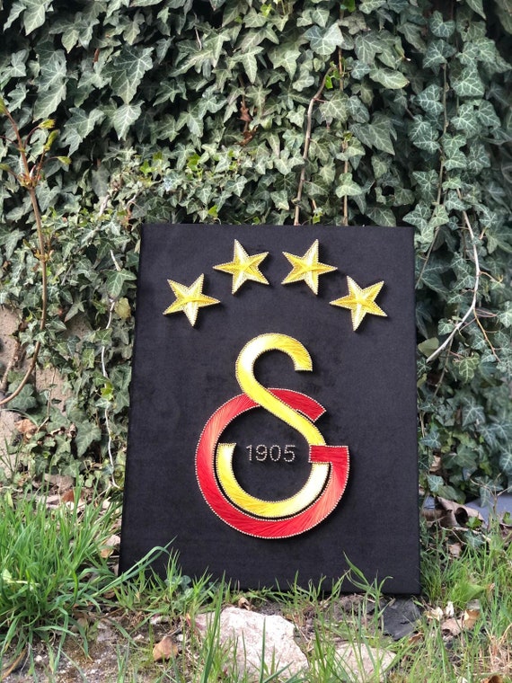 Aantrekkingskracht een vergoeding kussen Buy Stringart Galatasaray Football Logo With Gold Nails and Online in India  - Etsy