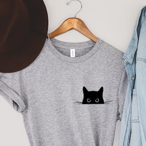 Cat Shirt, Cute Cat Shirt, Cat Lover Shirt, Pocket Cat T shirt, Cat Mom Tee, Cute Kitty in Pocket Tee,Cat Mom Shirt,Funny Black Cat Shirt
