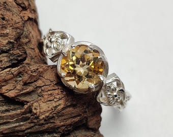 Anello in argento sterling 925 con citrino naturale a taglio rotondo e design a fiore, anello di fidanzamento in argento dal design unico, gioiello da indossare tutti i giorni, regalo per lei