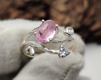 Anel com turmalina rosa oval cabochão, aliança em prata de lei 925 com zircônia, joia com turmalina (pedra do mês de janeiro), anel de noivado, presente para ela.