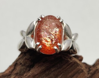 Anel em Prata de Lei 925 com Cabochão de Pedra do Sol Laranja, Gema Oval, Design Exclusivo para Uso Diário, Joia com Garras