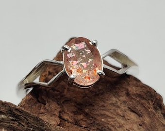 Anel com Pedra do Sol Multicolorida, Prata de Lei 925, Joia com Pedra do Sol Natural Brilhante, Anel para Uso Diário, Presente Ideal para Ela