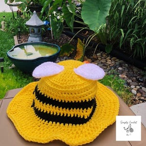 Bee Bucket Hat