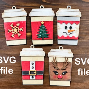 Enfeite de Natal para xícara de café SVG, Porta-cartão de presente para caneca de café de feriado, Enfeite de xícara de café festivo SVG para cartões de presente, Enfeite de Natal