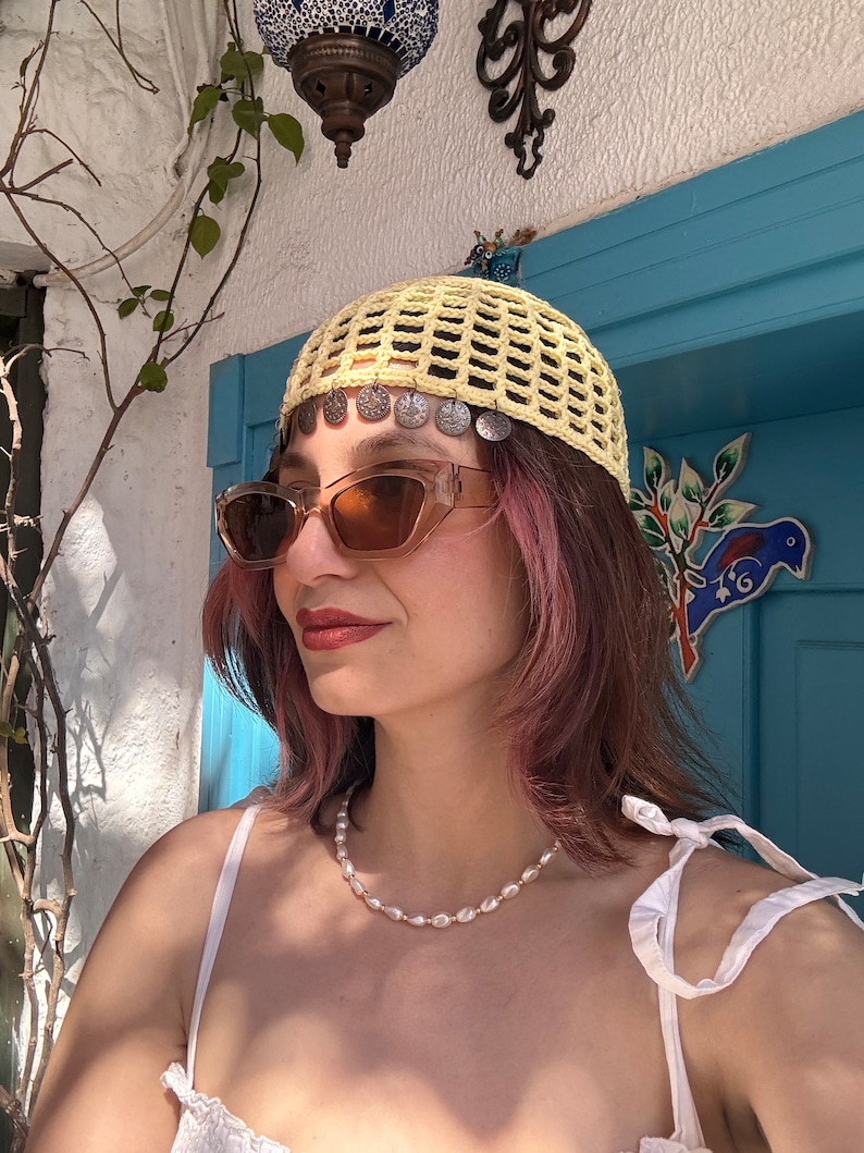 netted headpiece