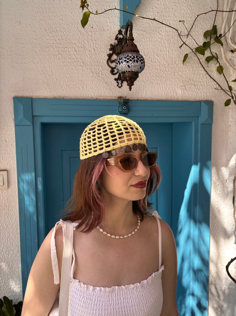 netted headpiece