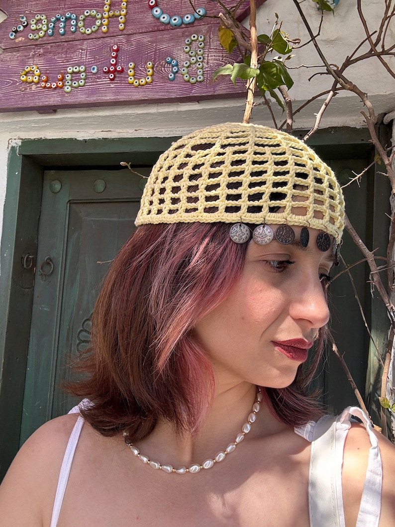 netted headpiece