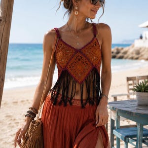 Top cropped boho de crochê feito à mão com franjas | Top de algodão com quadradinhos de crochê para festivais | Roupa de praia boêmia de verão | Presente exclusivo para ela