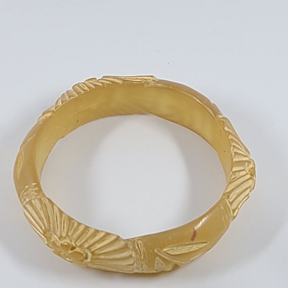 Vintage Carved Honey Colored Lucite Bangle - image 3