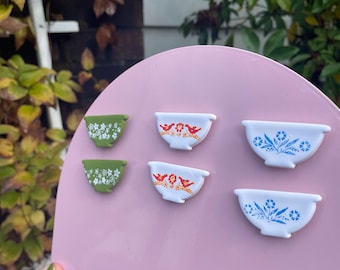 Pyrex bowl Vintage inspired fridge magnets, handmade magnets with polymer clay