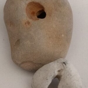 1 Set Hühnergott - Hexenstein - Glücksbringer - Amulett -Schutz vor bösem Blick - für Mensch und Tier - für reiche Ernte - Schutzamulett