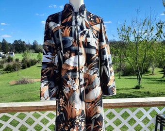 1970s-1980s crane bird print floral black, gray, brown, kaftan