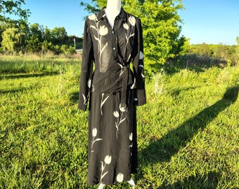 Vintage 90s/y2k black and white Liz Claiborne tulip maxi skirt and wrap button up blouse set office