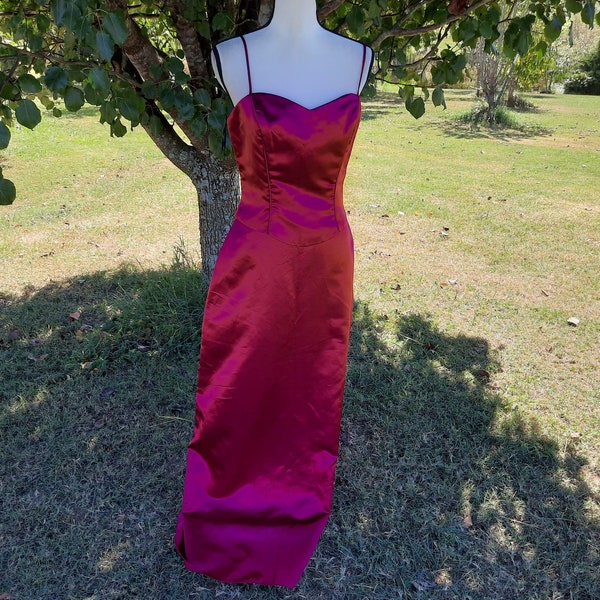 Joanie G. vintage red maxi prom dress, costume, cosplay, dance
