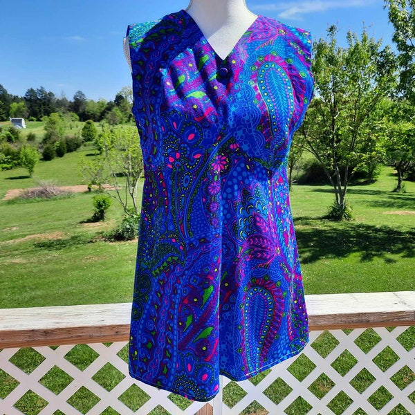 1970s vibrant blue and pink psychedelic floral paisley mini dress, blouse boho hippie