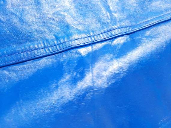 1980s bright blue leather skirt - image 5