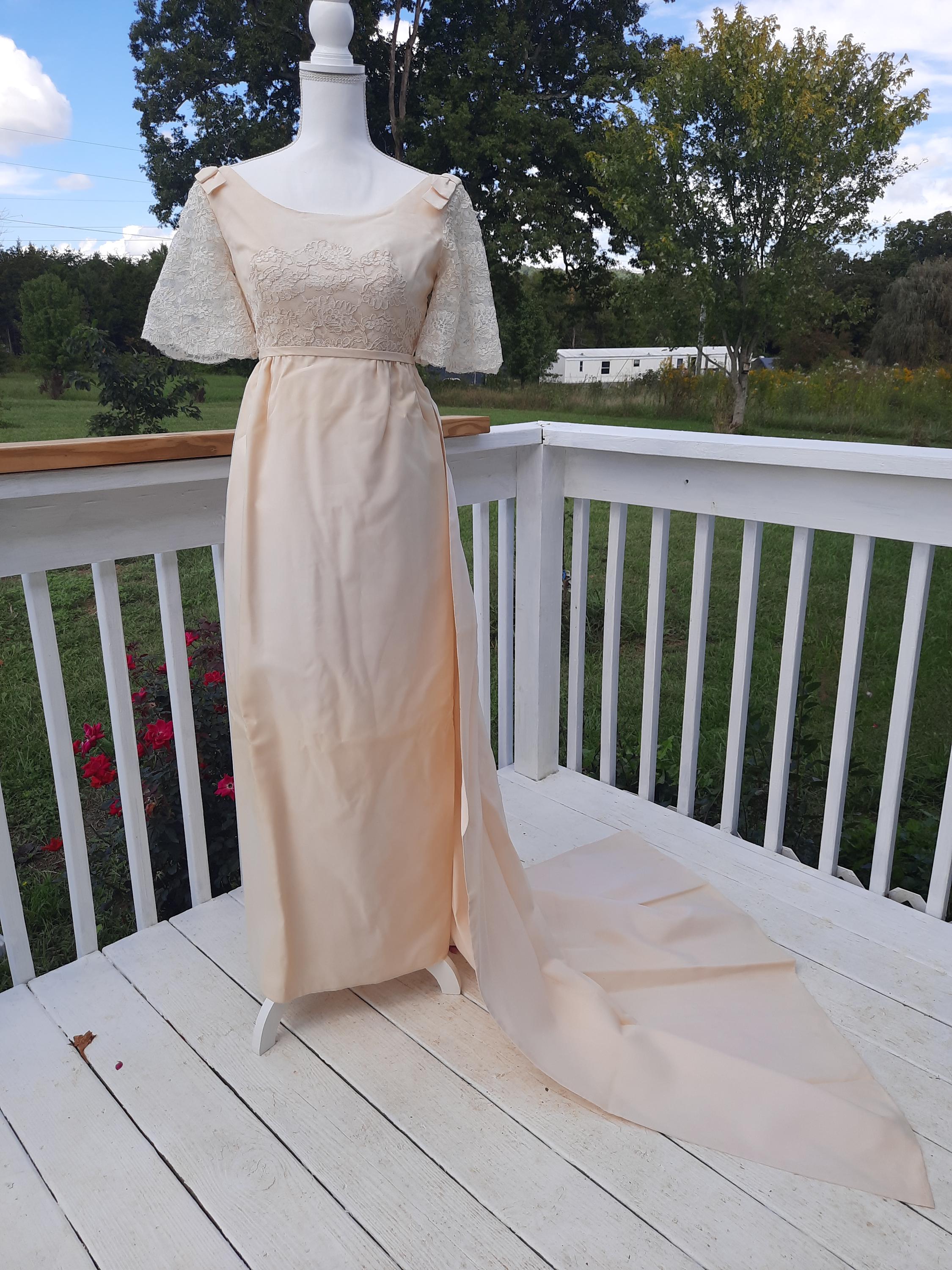 Short 60s Wedding Dress