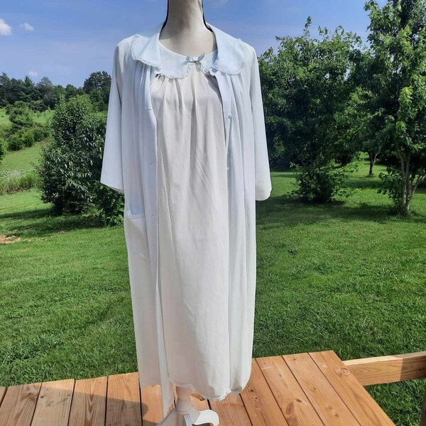 Vintage light green nightgown and robe Shadowline