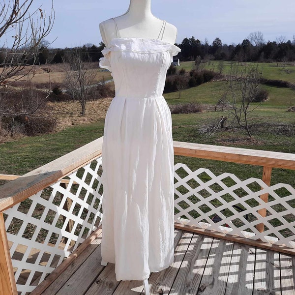 1970s white formal maxi dress, wedding, prom, homecoming, Easter, Costume
