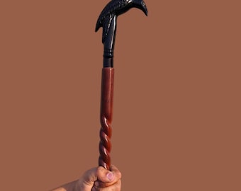 Bastón Raven: Bastón inspirado en la mitología nórdica, hecho a mano en madera y latón, 96,5 cm (38").