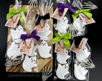 Mini Halloween Ghost Cookies, Trick or Treat, Ghost Cookie Gift, Halloween party, Halloween treats, Set of 2-4  Ghost Cookkes, Spooky Ghost.