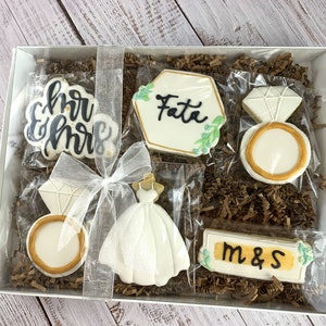 Personalized wedding cookies, bridal shower cookies, wedding favors cookies, engagement party cookies, sets of 6,12, 18,24,36 cookies