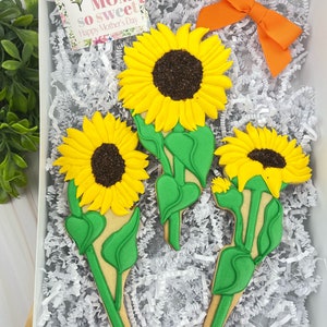 Set of 3 or 2 Sunflower Cookies for Mother&#39;s Day, Sweet and Elegant Gift for Special Women, Teachers, Grandmothers and More