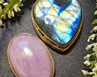 Kunzite & labradorite avec rainure en laiton, pierre en laiton rainurée n°9