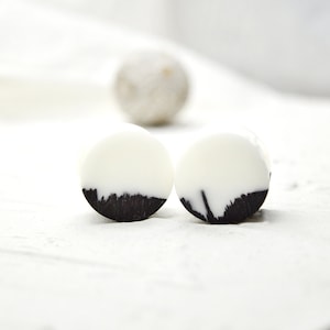 Plugs, wood plugs. Resin Plugs, wood plugs. Resin plugs