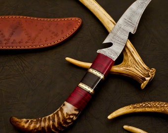 Damascus Skinner with RamHorn - Steel with Handmade Forged Technique - Useful for all Hides - Damascus Knife with all purpose knife