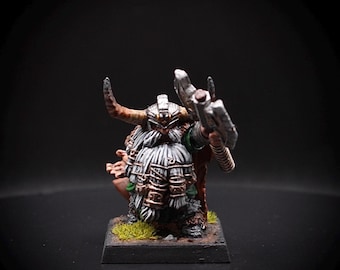 Dwarf Hero | Painted miniature | Dungeons and Dragons | Pathfinder | Frostgrave | Table top Roleplaying Mini