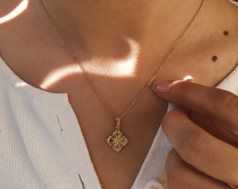 Gold plated star necklace “Dorothea”